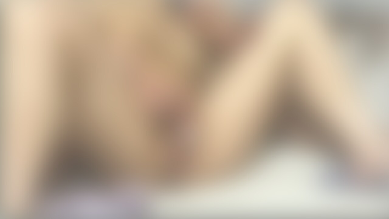 セフレ君とのはめどり動画です♡
撮られてるといつもより興奮します💕

This is a handsome video of me with my friend.
I'm always more excited when I'm being filmed💕 (2/2)