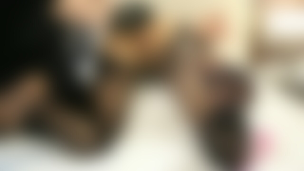 【イきすぎて脚をバタバタ】ドM女をアナル責めしながらバックから鬼イカせ (2/2)