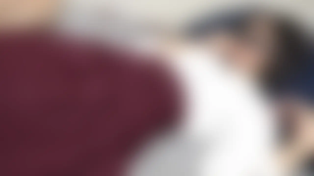 【お口見せ♡】穴があいちゃったタイツのえっちな活用方法♡おち〇ぽ入れられるくらい大きく、一気に破いてね😳💗
------------------------------------------------------------
寒い冬の必需品といったらあったかいタイツ♡
でも爪をひっかけたり物が当たったりしてすぐに穴ができちゃうんです😭

このまま捨てるのももったいないから、えっちなプレイに活用しちゃいます🙌
彼氏に頼んで、小さい穴を大きくしてもらいます♡♡
ここから下着をずらして挿入したらすごくえっちだと思いませんか？💗

こちらの動画は口元のモザイクを除去しております。 (2/2)