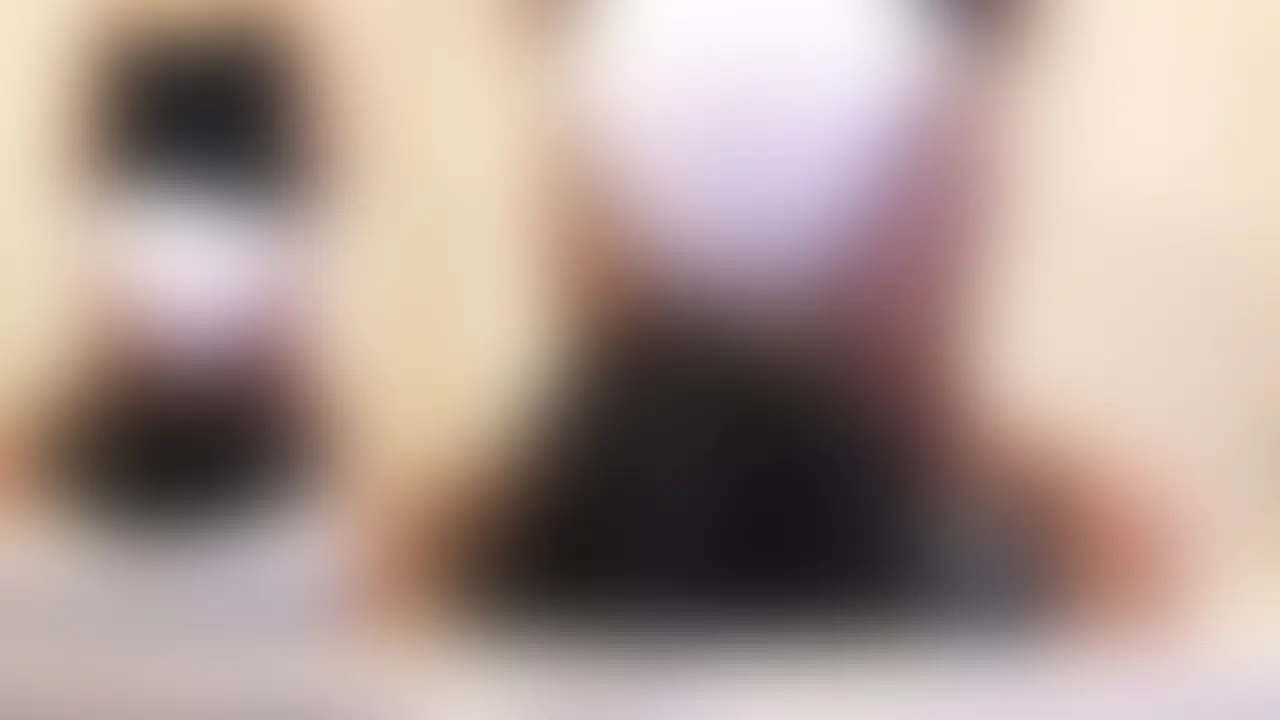 尻肉圧迫顔面騎乗
自分の夫を尻の下で苦しめる妻
別アングル (2/2)