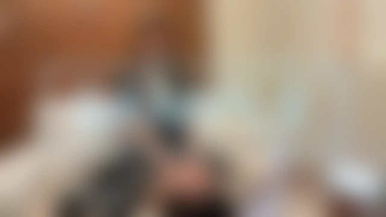 デリヘルでめちゃくちゃ可愛い子が来たので頼み込んだら、「絶対にお店にバレないようにしてくれるなら」って約束で、生中出しハメ撮りまでできちゃった🤫💕

 ※本編目出し、手持ちカメラアングル (2/2)