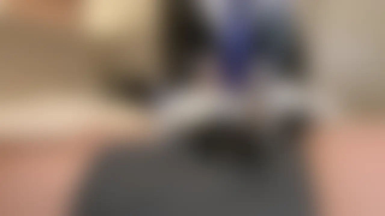 エナメルパイズリ!完璧に収まってしまう超巨乳レイヤーの本気! (2/2)