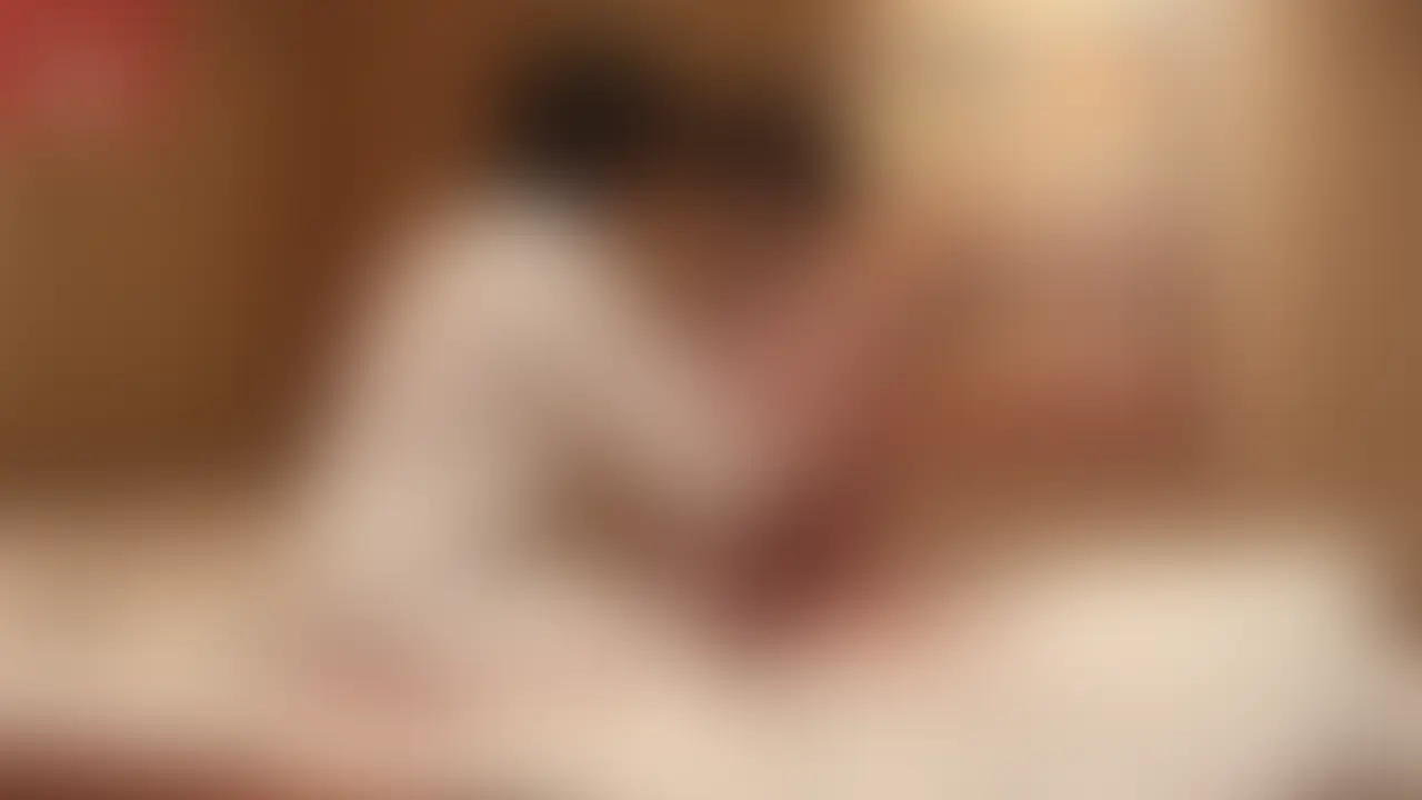 【変態人妻に目隠しして遊んだり攻めてたら痴女本能覚醒しちゃってスパイダー騎乗位で搾り取らの逆襲を受けました】
別角度Ver.
いつも僕が攻められる側なのでたまには攻めてやろうと思いミカさんに目隠し着用をお願い。
さわさわおっぱい触ってからの乳首攻めでミカさんは大喜び。
ここまではいつもの流れなのですが、秘密裏に購入していたディルドを使ってミカさんのびちゃびちゃまんこに挿入(笑)
デカパイ揺らしながらディルドで感じまくる姿がエロすぎますね。
僕の欲はそれでも収まらず、ディルドを突っ込ませたままフェラを要望。感じすぎて上手く舐めれなさそうなのに頑張ってしゃぶってくれようとする姿に僕もちんぽも興奮が止まりません🤣
目隠し❌ディルド挿入❌フェラ
圧倒的支配感が気持ちよかったです。
そんなこんなで調子乗ってたらいつの間にかミカさんの痴女本能を覚醒させてしまい騎乗位に。
本能のままに快楽を求めて腰を振る姿がこれまたエロい🤤
いつの間にか攻守逆転しまい今度は僕がひたすら攻められる立場に…
ミカさんのテクニカル騎乗位に耐えれなくなったので情けないですがこのまま搾り取って欲しいとお願いする羽目に…
そしたら本気のスパイダー騎乗位で搾り取られてしまいました😂
すごいエロいので是非観て下さい。 (2/2)