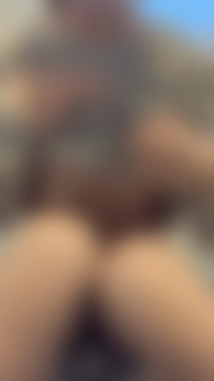 初めての動画〜❤️
服の上から乳首触るとすごい気持ちの🥰
めちゃくちゃ興奮しちゃった❤️
スイッチ入ったえりは止まらないよ🍑 (2/2)