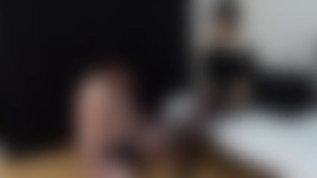 kokeshiちゃん。足で責め、舐めさせ、手コキ責め
kokeshiちゃんの後半です
素足で責め、股間を責めます
足を舐めさせながらの乳首責め
寸止め手コキに発射後の直後責めです (2/2)