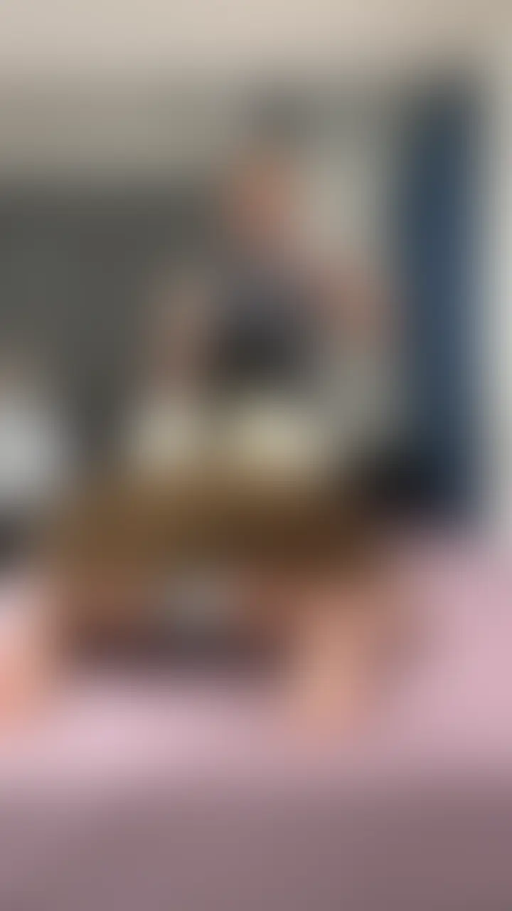 かえで【19】超絶可愛くて美ボディ！大人しいのに経験人数10人！アンアン言いながらイキまくる

【ステータス】
かえで
19歳
美容専門学生
ファミレスでアルバイト
顔　超可愛い
スタイル　脚長スレンダー

エロさ　4
フェラ　3
かわいさ5
スタイル5
中の具合　5
彼氏　いる

今春卒【かえで】

K時代から俺の動画を見てて「いいなー」って思ってたらしい
顔はめちゃくちゃ可愛いんだけどかなりぼーっとしてるというか大人しいｗ

美容の専門学校行っててファミレスでアルバイト
かわいいせいかこの若さで今まで8人の男と付き合ってるけど経験人数は10人ｗ

まぁ迫られるのと断れないってところ

自分の動画は本当に見てて5大必殺技を知ってたｗ

で筋肉ハぐから大人のキス、ピンポイント手マンから吸ンニまでやるとイったことないかえではイキまくってる

フェラもうまくて
こんな可愛い顔した今春卒が咥えてると思うとかなり興奮する

圧巻は生挿入
今まであれだけ大人しかったかえでが大声でアンアン言いながらイキまくる

にしてもスタイルがいい！

もうたまらず中に大量に出した

かえでとは今でもたまに会ってるＨしてる (2/2)