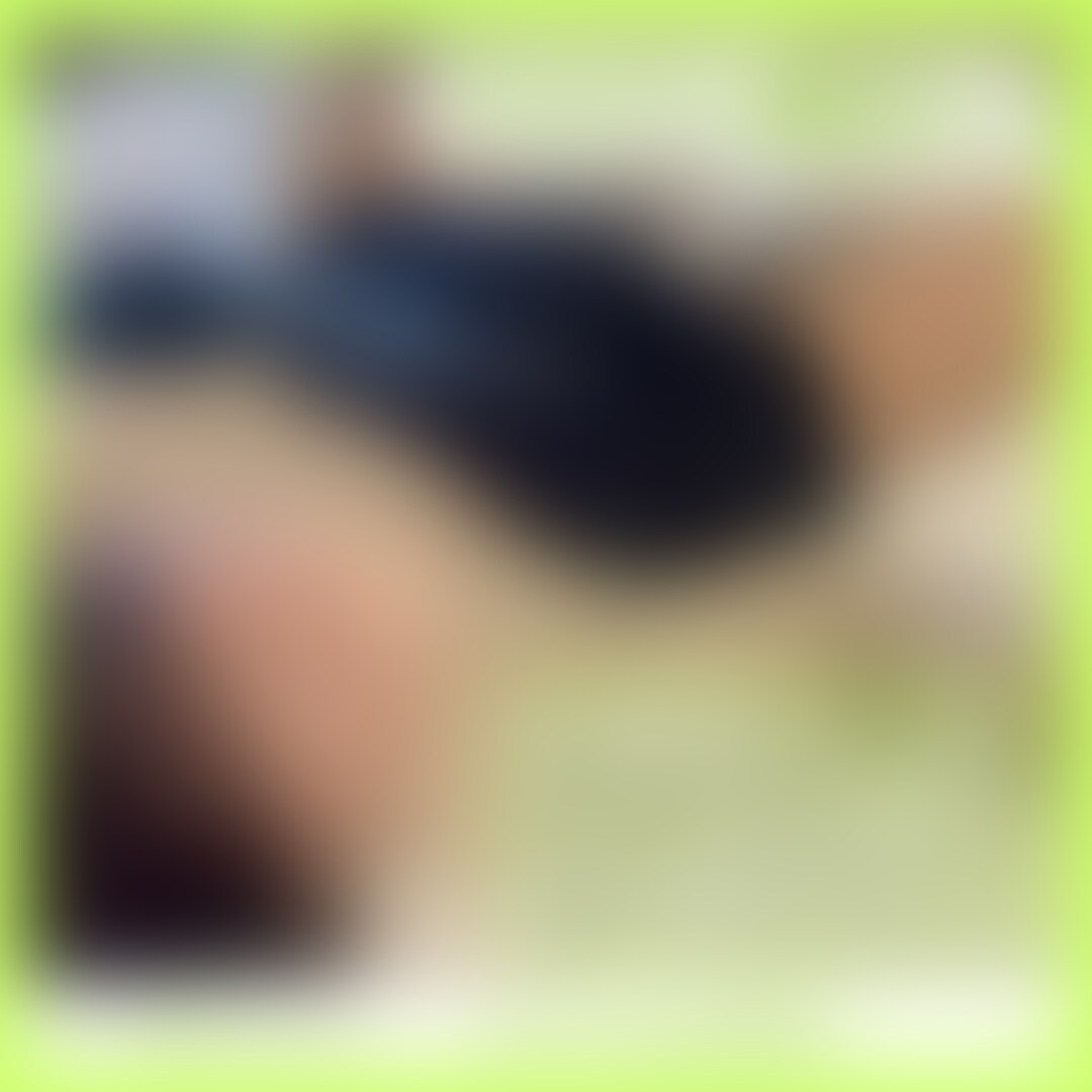 【動画紹介】
『動画観てるけど全然大したこと無い』
『手マンも下手くそ。女の子にお金渡して演技して貰ってるでしょ?バレバレですよ』
こんな言葉を投げかけて来た20代看護師のまいちゃん。生意気な態度で挑発してくるタイプの勝気なメスでした。
『じゃあ自分の身体で試してみますか?勝てたらお金あげますよ』と逆に挑発したらまんまと釣られて会いに来たので、好き放題○○○して分からせてやりました。
会ってみたらただのクソ雑魚マゾでした。こうやって男を挑発して完全敗北させられたかったのかな?イキやすくて簡単に快楽に溺れる淫乱で面白かったです(╹◡╹)
最初は堕ちないように必死に我慢してたんですが、オモチャ責めと指で弱点狙い撃ちにされて完全に折れて敗北宣言させられちゃうマゾメスでした。
『女性側がイッたと認めたら負け』という、本来絶対に勝てる筈のゲームで負けるの、最初から負けたかったとしか思えませんね
それまでの生意気な態度の謝罪をさせ、しっかりと自分の雑魚マゾとしての立場を分からせてやり、最後は生ハメ中出しで生意気マゾを懲らしめて終了。楽しかったです😌 (2/2)