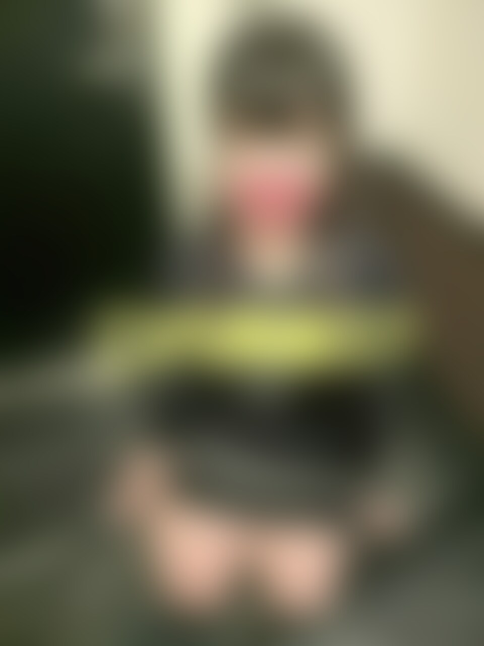 生フェラ27 超絶可愛い女子大生をネカフェに呼び出し即フェラ開始。
ミニスカから覗く色白素肌がぴちぴちでたまりません。
どんなに可愛くても喉奥イラマを堪能。苦しそうにしながらよだれを垂らしながら健気に咥えてくれます。そのまま下着姿にさせて乳首舐めや玉舐めを堪能!最後は一週間溜め込んだ濃厚ザーメンを大量に口内発射しました! 最後までご覧いただきますと乳首チラリ映像のおまけ付きです! (2/2)