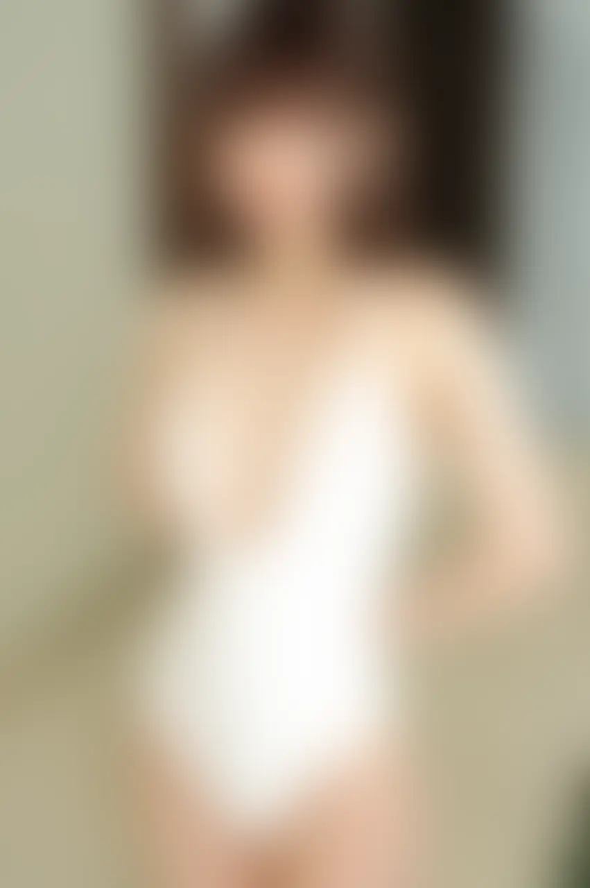 sei-miho ★人妻肉便器「夫と海へ行くために選んだ白のレオタード🌊👙 こんなに胸元開けて前かがみになったら…谷間がもう限界まで強調されちゃう 海でこんな姿晒したら、夏の海辺で知らない男の」の投稿サムネイル