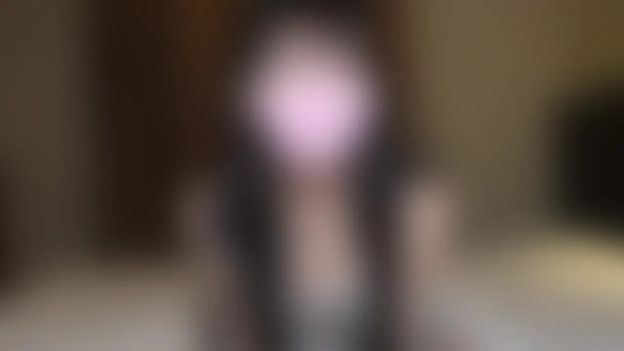 【商品限定動画】電マで乱れちゃう…みるくの秘密のオナニー💕

「みるくのオナニー…見てほしいの」
君の目をじっと見つめながら、甘えてみました💗

まずは服の上からおっぱいに電マを当てて…
そのまま少しずつ服をはだけて、ブラの上からもぶるぶる…💥
どんどん表情がとろけていって、ブラを外して乳首に直接💋
「…んっ…」って、だんだん漏れちゃう声が止まらなくなっていくの…🥺

おまんこにも電マを押し当てて、
振動を強くするたびにぴくって反応しちゃって…
我慢できなくて、押し付けたままビクビクっ💗

盛大にイっちゃった後の、
恥ずかしそうな笑顔も…ぜんぶ見てほしいな💋

※画像 動画の転載や第三者に見せる行為は禁止します。著作権の侵害の場合の罰則は「10年以下の懲役」または「1000万円以下の罰金」が科せられます。 無断転載等が発覚した場合は即情報開示請求致します。情報開示請求後の示談には応じませんので予めご了承下さい。 (2/2)