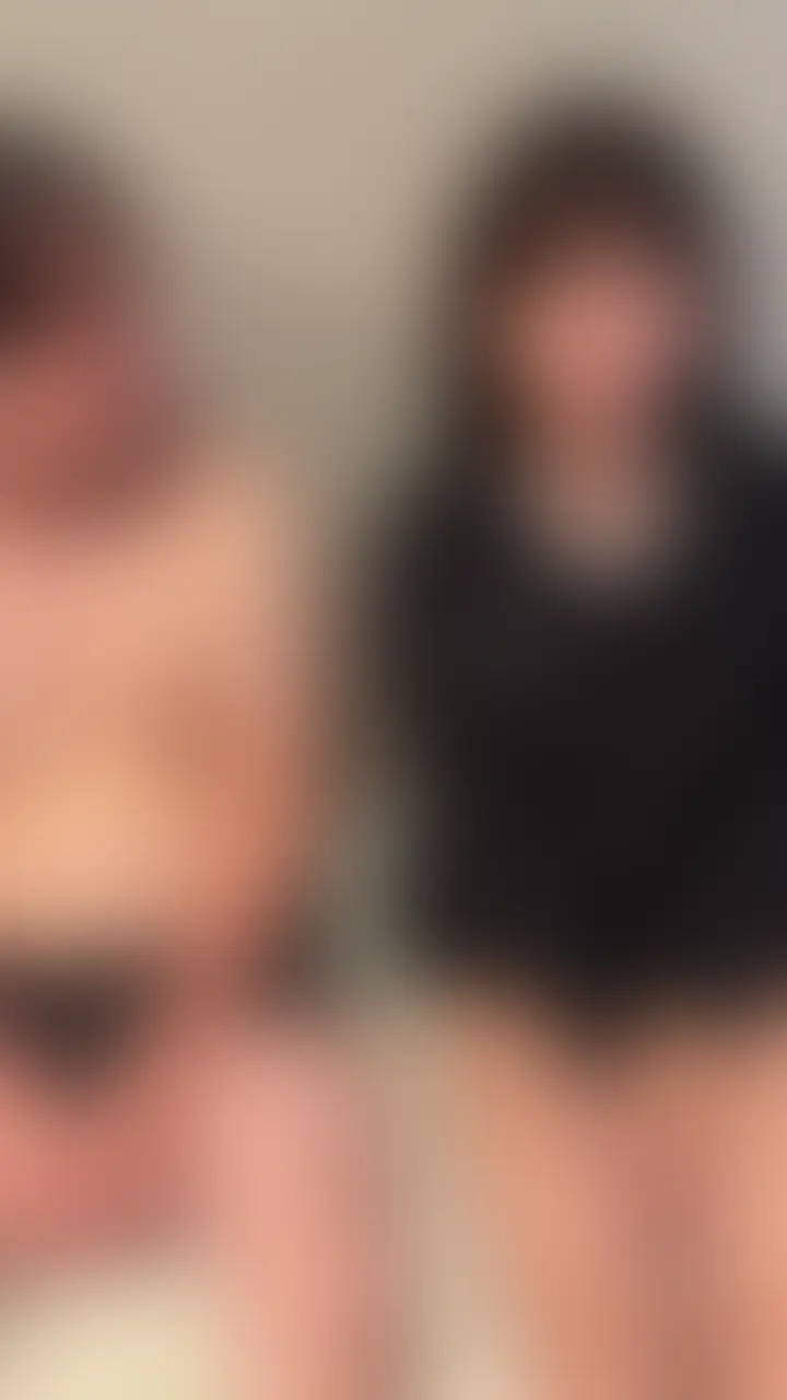 13号と中出しエッチして、暇だったからハゲシくん呼んで
遊ばせました🤣
自分の13号がNTRされてる感覚で燃えたね🔥
そもそもいつ何時でも連絡したらハゲシくん家来るのすごいw
本編顔出し (2/2)