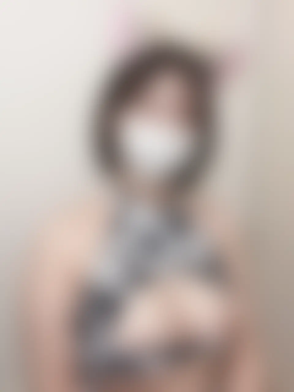 成瀬ゆい「むっちり雌牛さん🐮 よくよく見るとちょっと乳首でてる…… よくよく見るとちょっと乳首でてる……」の投稿サムネイル