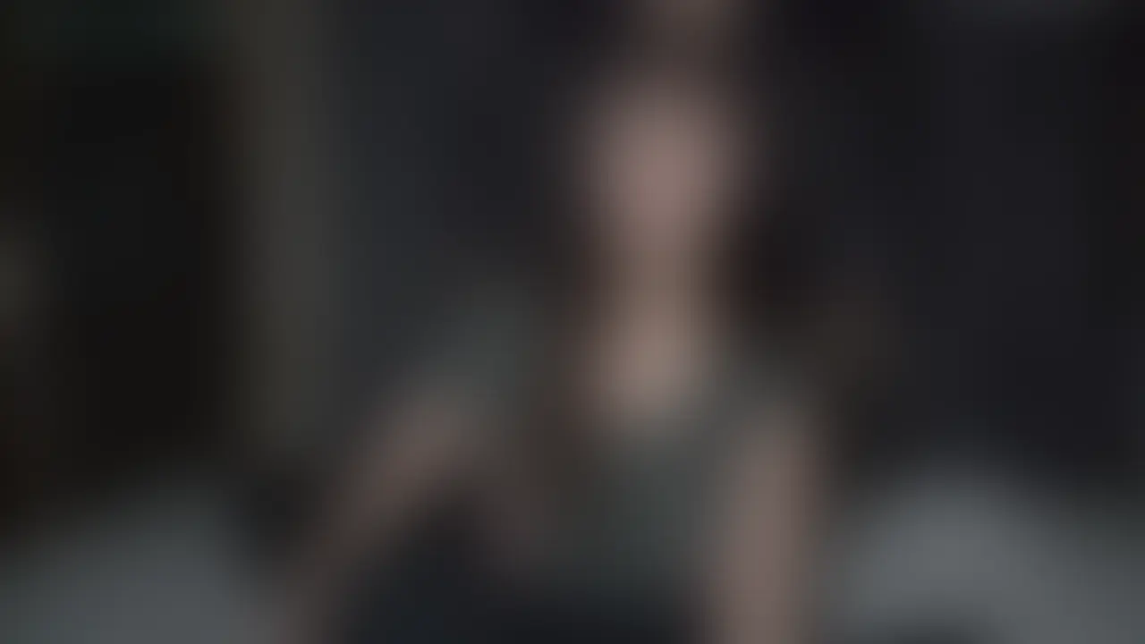 スタイル抜群な元イベントコンパニオンちゃんと中出しハメ撮り (2/2)