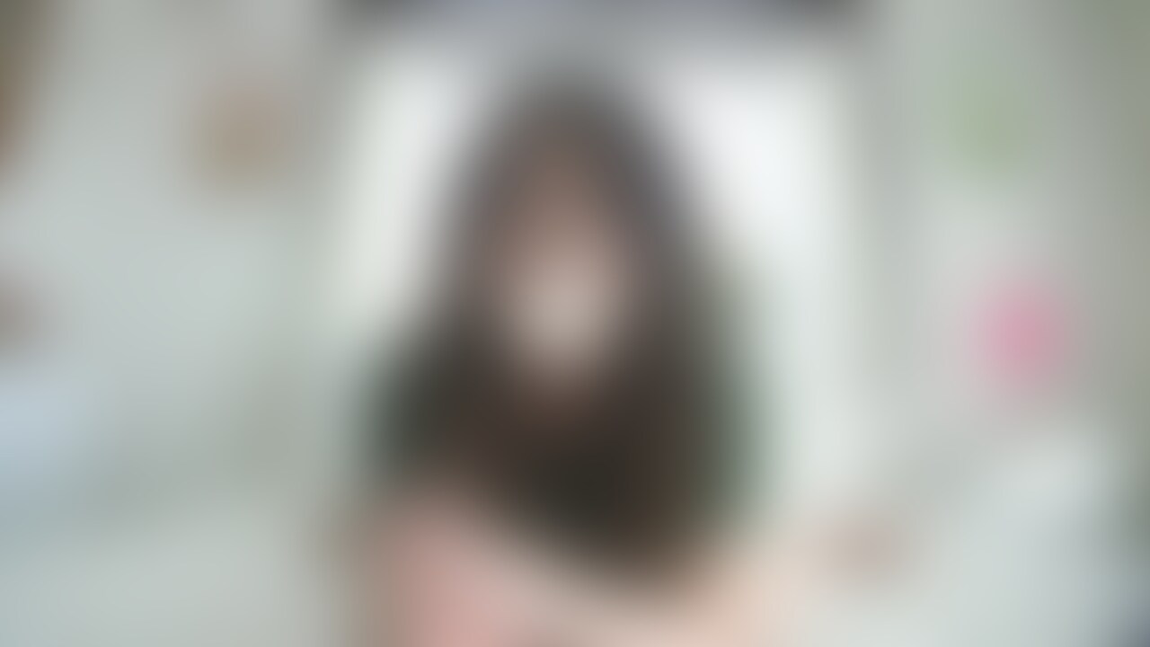36歳の人妻の自撮りオナニーです
チョー顔がエロい奥様
欲求不満がすごい奥様はイキまくってます
最後は足をピンッとしながらクリいじりでイッちゃいます。 (2/2)