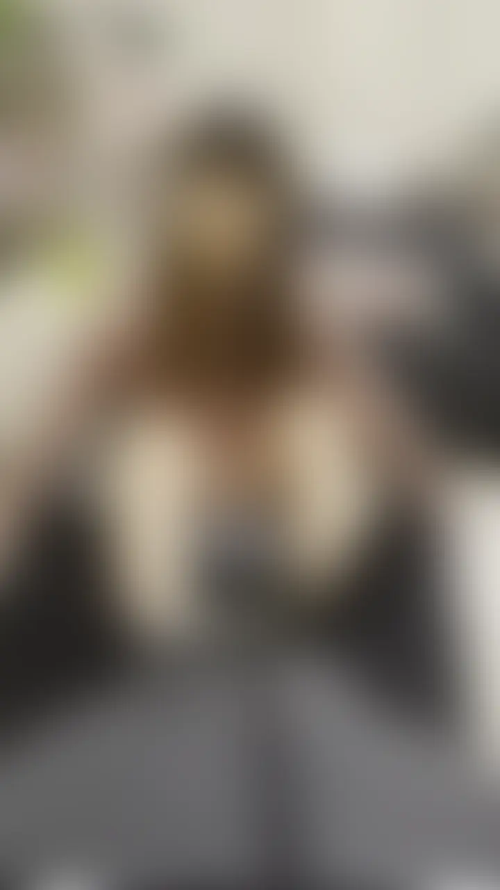 電気アンマ主観視点動画 しおりちゃん
しおりちゃんの電気アンママジで効きます!知り合ってからかなりの数プレイしてるので弱い部分握られてます (2/2)