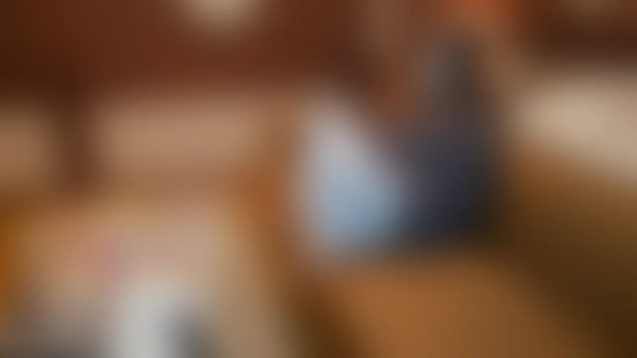 ○○ななさんのオナラ1○○
言葉数、少な目の女の子でした。
オナラは、出やすい方ですか?と
質問した所、いつも便秘なので
よく出る方です😅とのことです。
ただ音はあまり出なく
基本透かしっ屁だそうです。
いざ撮影をすると確かに、すーーーーっと
言うおならが多く、直ぐに重たい感じの
匂いが臭ってくるオナラでした💩
言葉数少ないので、淡々とした撮影に
なってしまっています🎥 (2/2)