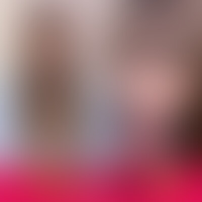 25歳、アパレル店勤務の爆乳黒ギャルよるフェラ動画です。
顔よりまずオッパイに目が行ってしまうほどのデカさ。
見た目はヤリマンそうですが、チ●コを見た反応にウブさを感じます。
少し戸惑いながらも肉棒をネットリと咥えご奉仕開始。
「じゅりゅりゅ‥」とイヤラシい音を立てながらの吸いつき。
なかなかエロいフェラプレイを魅せてくれます。
味わうような濃厚なスローテンポが特徴です。
素人によるフェラ動画を是非ご覧下さい。 (2/2)