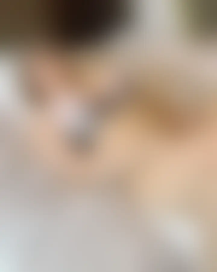 【プラチナ会員様以上向け動画】🎥
カメラマンさんと２回目のガチエッチ💕
クンニで逝かされたので敏感過ぎて🥰
ずっと鳥肌とち◯びが勃ってました💦
カメラマンさんがそのおっぱいを見て興奮したみたいです🤭
そしてカメラマンさんも逝ったよ😍
私の自慢の天然Lcupを是非観てください💗 (2/2)