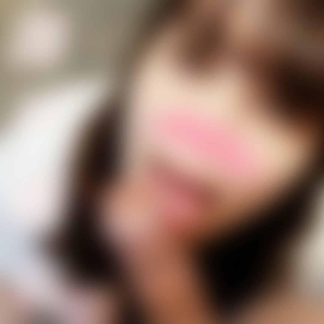 ※この動画はスタンダードプラン以上や単品販売で閲覧できます
美人に即尺されるのが夢だった、、、そんな夢を叶えた作品です!
しかもパンツ越しにフェラ。パンツがびしょびしょになったら生フェラでディープスロート。
喉奥までガッツリ丸飲みするフェラに我慢汁がだらだら。。。
最後はごっくんでフィニッシュです! (2/2)