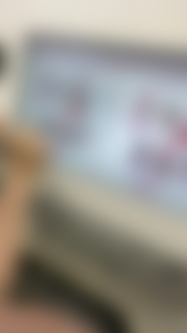 めいちゃん、プリクラ作っています。 (2/2)