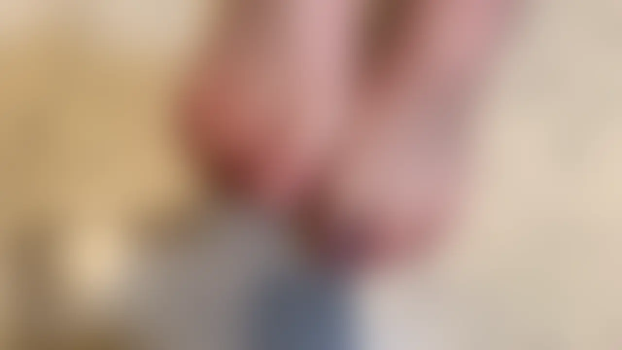 【完全顔出し】アパレルで働く小柄な美女と中出しセックス。小柄な女のまんこは締りが良くてマジで気持ちいい。
単品販売中 ※購入後は公開終了後も視聴可能
【内容】
マチアプで知り合った美女と約束してデート。
小柄すぎたから念のため年齢確認したら、20才でちょっとびっくり。
問題ないことも分かったところで、そのままホテルへ連れ込みました。
なんとも言えない無表情な顔が、結構そそる。
大分欲しそうにしてたから、
速攻膣穴に突っ込みました。
我慢してるふうな顔がまた良い感じ。
勢いでそのまま中出ししてやりました。
この子とはまた気が向いたら遊ぼうかな。
お気に入りの顔なら「いいね」「ブクマ」お願いします。またハメ撮りしてくる基準にします🔥 (2/2)