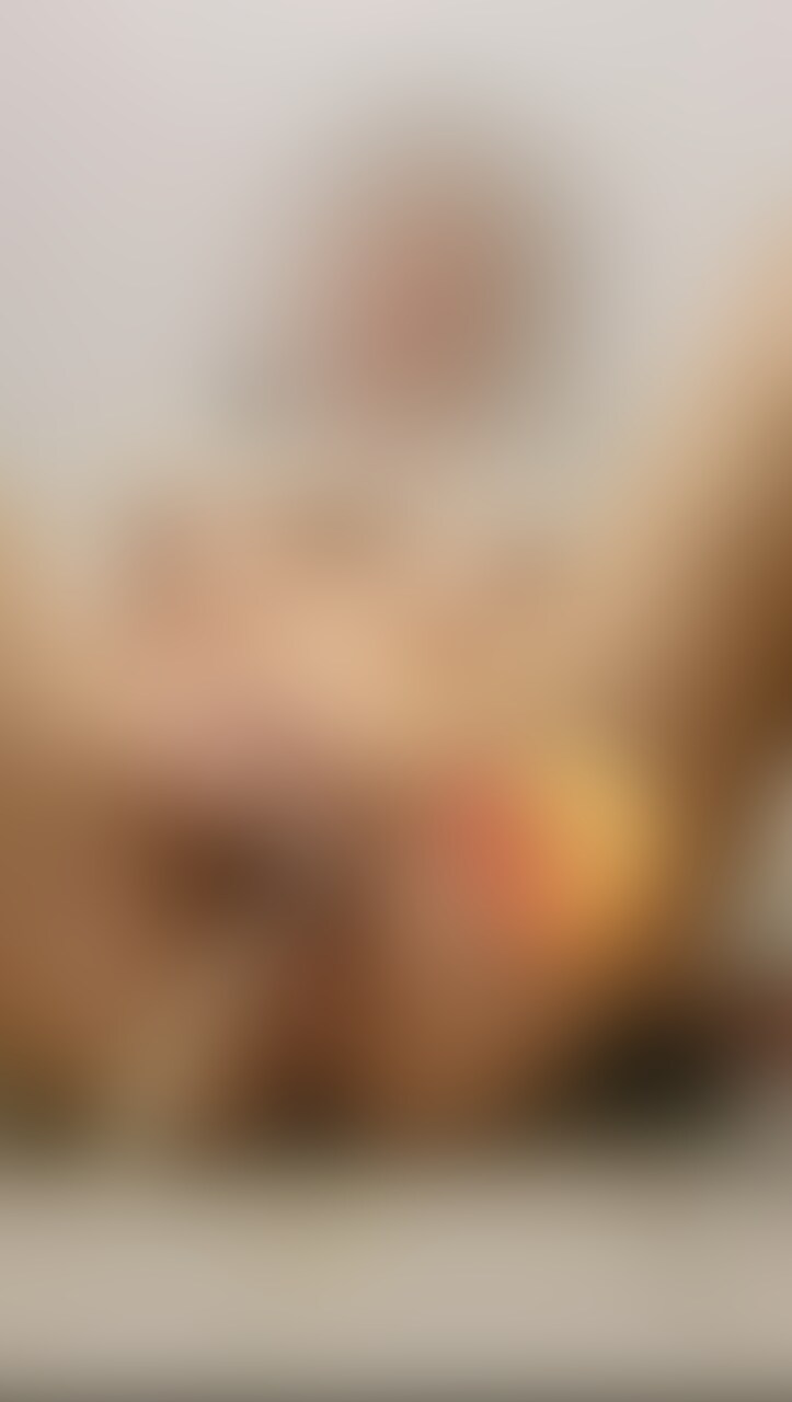 薄 モザ🤭 グレー短パン着衣おもらしおなにー②💕 おしっこで停止ボタン押されすぎて、ちって言ってる🥹笑 (2/2)