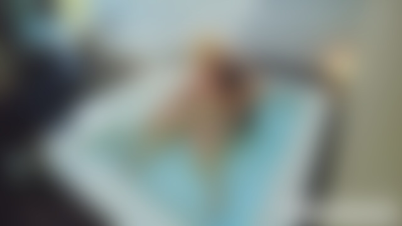 天気のいい日露天でセックスでしょ!
滑るからバックしかできないけどそこは仕方ない😂
外で開放的になってやるのはまた気分が変わっておすすめですね💕
❤️いいね、コメント、チップがたくさんあると編集の撮影の糧になります!
↪️動画の撮影、掲載の承諾を得て掲載しております。
動画の不正利用は固く禁止しています。 (2/2)