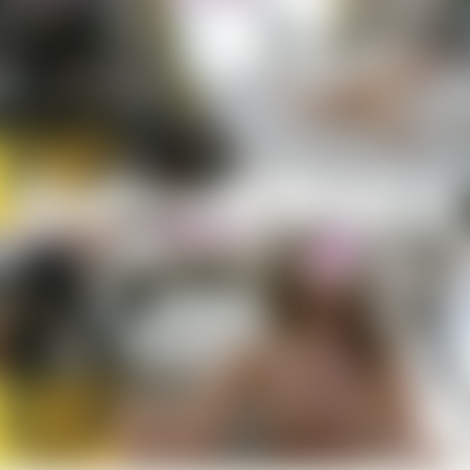 超絶美形！！美白シルキースキン、人生初の中出し、地方から飛行機に乗って、突然やってきました。美乳首！！『完全初撮影』中出し２回戦！！！個撮完全オリジナル３５１人目	

『超絶美乳首』

『超絶美形女子』

『完全初撮影』

『完全初中出し』

『浜崎●ゆ似』

『色白シルキースキン』

わざわざ地方から、超絶美形の彼女が、、、突然やってきました！！

地元では大手TV制作会社に勤める、真面目美人

目鼻立ちがはっきりした、綺麗なお顔が愛らしい！！

彼氏ない歴1年と、日も浅く、ちょっとえっちが恋しくなる頃なのではないでしょうか？？

もちろんこんな撮影は初めてで、右も左もわからない状態の無知な彼女！！

そりゃ〜イタズラしまくるでしょう！！

まずはドライブで、コミケとって、、ゆっくり、じっくり心とおまたを開いて頂きましょう　笑　笑！！

お顔は浜崎●ゆ似のちょっとタレ目で、可愛い！！

さーさー、そろそろ、、いっちぃますか！！

パンツ見せてー〜

おっぱい見せでーー〜

パンツ抜いてー〜

車内は個室で、おっさんの言うがまま

万個開いてー！

なんだか彼女も『うふふ』

楽しいのかな？！

こんな美人さんが助手席に。。。あれ

後部座席、、、行ったね

カーセックスかわす前に、、

恒例の公*衆トイレで

ディープキス　からの

フェラ

ちょっと彼女もソワソワ

一気に、奥の奥まで、つ込み、立ちバック

彼女の表情も、、、絶頂！！

カーセックスもただのセックスじゃない、、

思いっきりドアを全開

人通りの激しい横で、ドア全開！！

おっさんほんと知らんで〜

騎乗位

バック

正常位

おっぱいの大きさもちょうどいい

ふわっつふわ、、、ぷるっんぷるん

乳首もピンク

シルキースキンの美肌がエロさをましてきます

中出しフィニッシュで、行かせて頂きました！！

もちろん部屋に帰って、２回戦目も美味しく頂きましたが。。。

それは、、、レビュー投稿後にお楽しみください (2/2)