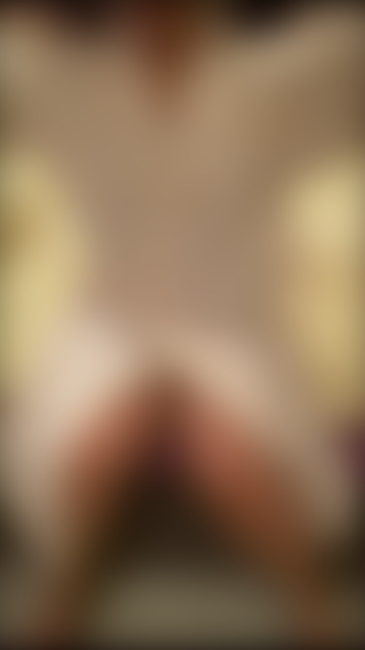 乳首だけでイッちゃう…オイル使用の極上前戯♡
ディルドと電マで連続イキ…イッても、イッても終わらないおもちゃ責め… (2/2)