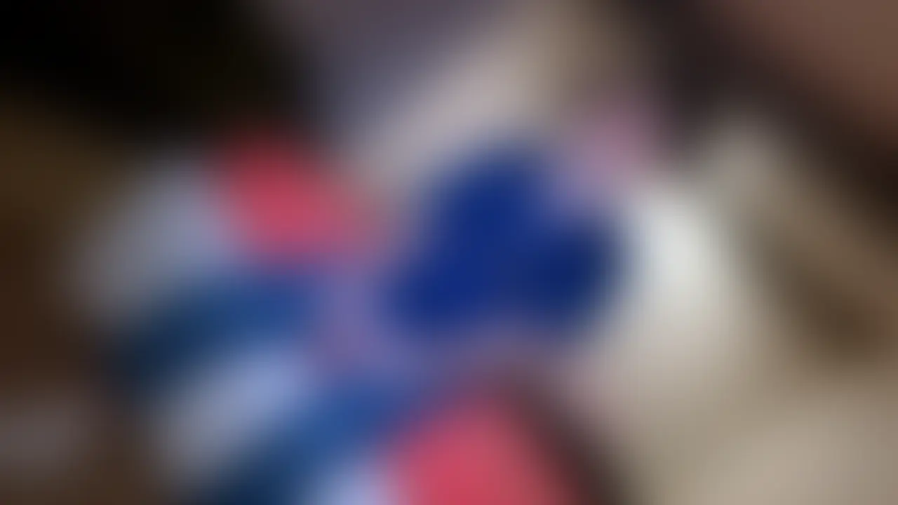 ⚠️限定顔出し⚠️処女可愛い18歳君。初めてなのに7人デカチ●ポ中出しチャレンジ！！メチャクチャ、ぐちゃぐちゃにさ... sample 1
