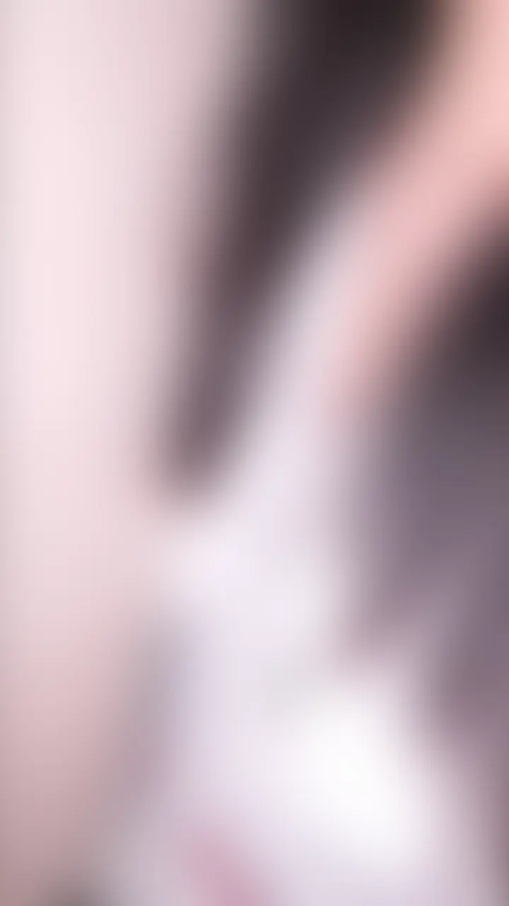【月額プラン専用ページ】
単品購入希望の方はこちらから
https://myfans.jp/posts/3d37d5b2-a5e7-4599-8b01-15a015c08f46
気づいたら誰かに甘えたくなってて…。
真夜中なのに呼び出しちゃった日の動画です。
お仕事でちょっと理不尽なことがあって…
(しかも新卒の子に🥲)
このご時世だからパワハラだって思われたくなくて、
強くも言えなくて…。
今年度から主任になったけど、
今までとは違うストレスも増えてきてるみたいです。
なんだかやり場がなくて、
誰かに甘えたくなって…。
気づいたら真夜中なのに
呼び出しちゃってました。
会った瞬間からなんだか止まらなくて、
いっぱい舐めて、騎乗位してたら…
途中で枕元に置いてた
愛用のおもちゃまで見つかっちゃって💦
(隠すの忘れてた…)
ちょっと恥ずかしかったけど、
そのまま流れでいっぱい可愛がられて
たくさん潮吹きしちゃうし…。
次の日も仕事なのに、
つい夢中になってしまって、、、
正常位でもバックでもめちゃくちゃされて、
濃厚な時間を過ごしちゃいました。
やられっぱなしは悔しいから、
最後は自己中に腰振ってたら
白いのたくさん中に、、、
ストレス発散しすぎた夜でした。
すごく生々しい雰囲気の動画なので、
こっそり楽しんで見てね🙈
ちなみにマスクしてない動画なので、
期間限定公開にしようかなと思っています。
身バレも怖いので気になる方は早めに見てね。 (2/2)