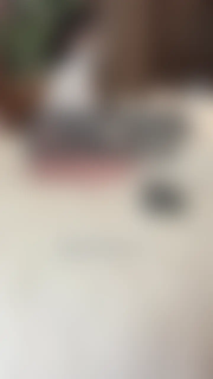 旦那さんが大好きな看護師さん、指、おもちゃ、デカチンで何度も何度も絶頂（155分）

アラサーの看護師さん、真面目という仮面の下に変態を隠してました。
旦那さんが大好き、魔が差しての密会、ということで？、下着無しで来てくれました。

前半は指とおもちゃでとことんいじめました。ホントにとことん。

普段は指で気持ちよくなれない、という人妻さん、興奮からか、指で久しぶりにイッちゃった、とのこと。確かに、指もびちょびちょになるほど愛液垂らしてました。

次のおもちゃ責めでも、オホオホ感じてます。
10回イッたら終了、と伝え、頑張るも、やっぱり10回では終わりません。

指でもオナニーでも、下半身に、足に、スゴい力が入ってました。
その次は大好きな乳首クリップ？をしながら、イラマしながら、自らオナニー。

後半の挿入編でもたくさんイッちゃってました。
最後イカない様に耐えているシーンでは、イカない、イカない、イグッ、と耐えきれず。

ちなみに、えっちが好きな看護師さんは、仮眠室でオナニーを絶対してますね。 (2/2)