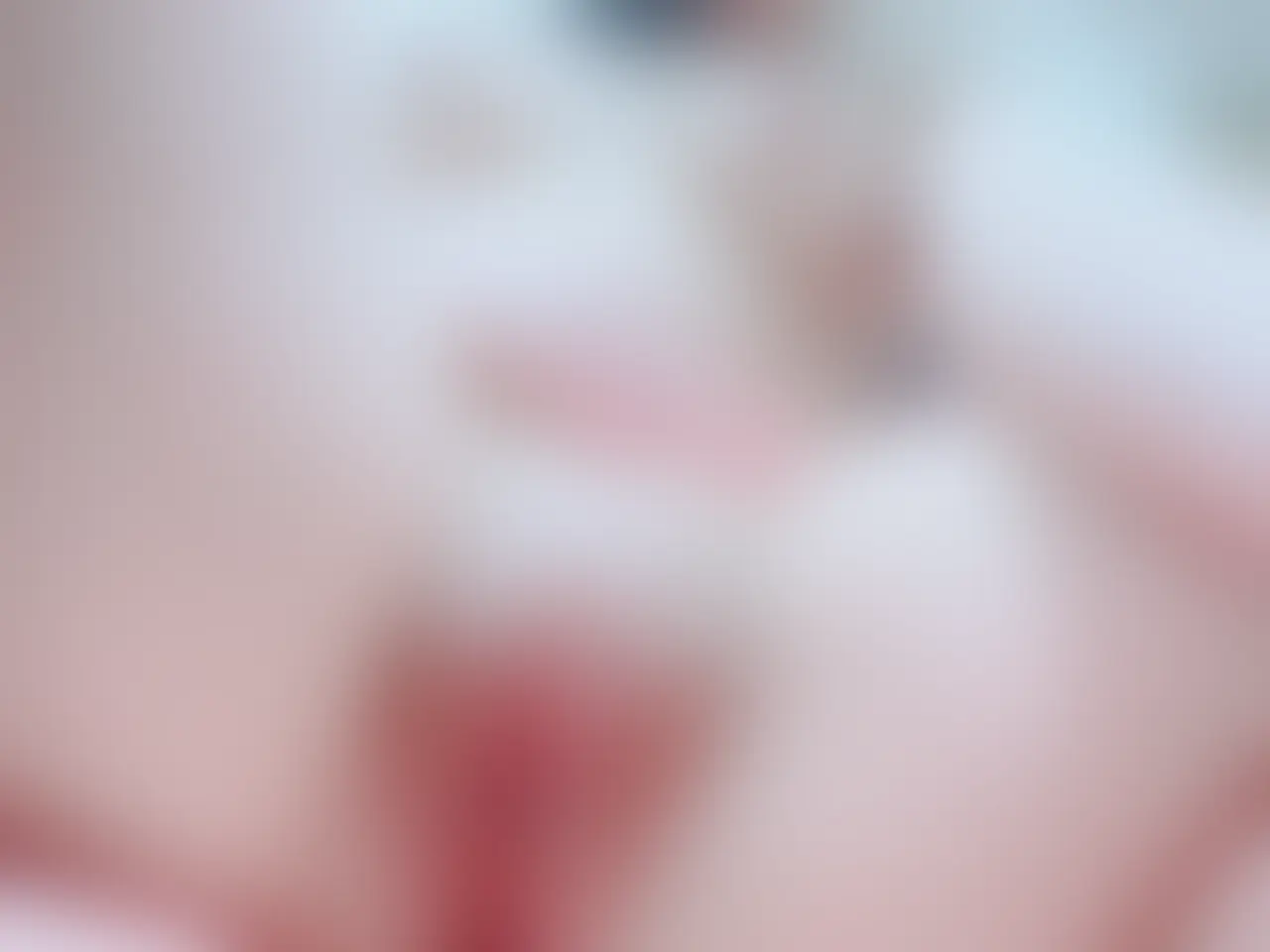 餅花もちか「戒めのデブ腹です🫠🫠 立ってる時の正面はそんなに…だけど(それでもかなり太りました)座ると目立つね😭😭 痩せなきゃなので1週間前からダイエット再開しましたよ🔥🔥」の投稿サムネイル