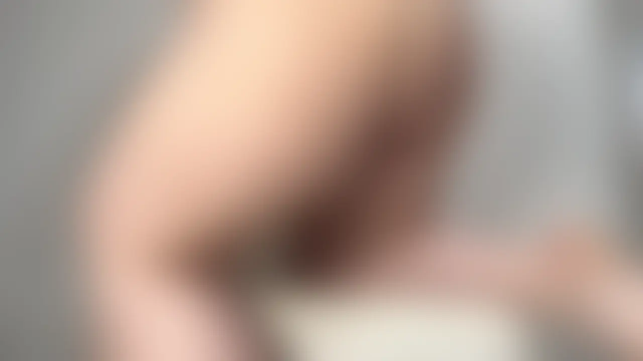 🌈レインボーユニコーン🦄で2穴同時挿入♡ 膣アナルW責めで連続イキ動画

🌈 可愛いユニコーンで2穴同時に責めちゃった♡
レインボーの螺旋角ディルドを使って、
膣とアナルを同時に責めちゃいました…！
見た目は超可愛いのに、
凹凸がGスポットも前立腺もゴリゴリ刺激してきて、
もう我慢できない…💦 (2/2)