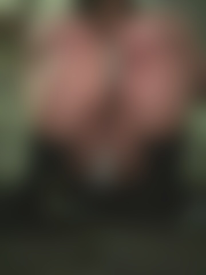 ノーブラで乳首いじいじしてたらムラムラ止まらなくなって外で露出オナニーしちゃった動画です😂

外でずっとえっちなことしてたからムラムラ止まらなくておまんこもぬるぬるでだらしなくてごめんなさい... (2/2)