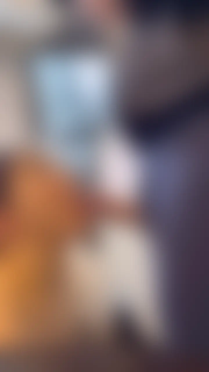 童貞をバキュームフェラしてたら顔射されてしまう美女💦😆 (2/2)
