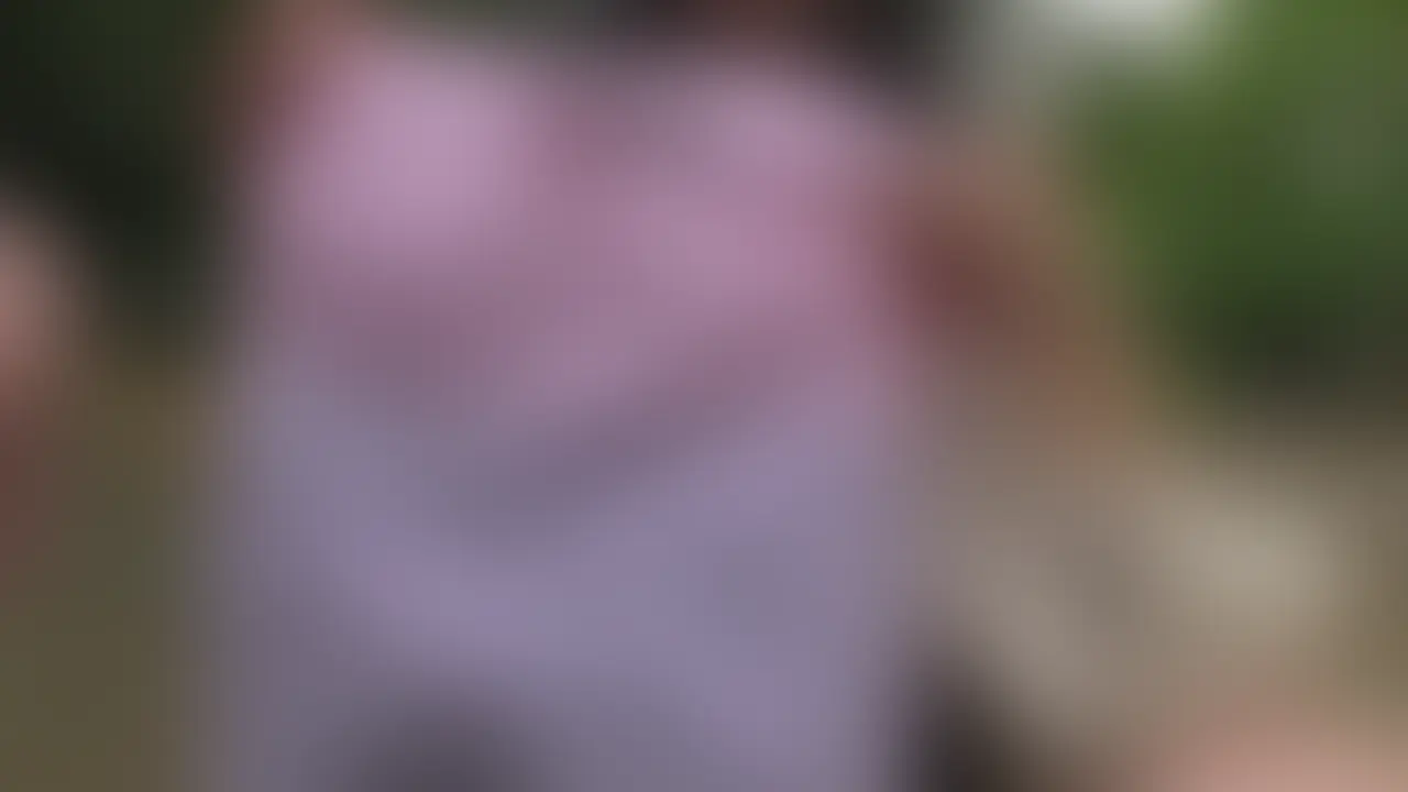 神かわいい現役ナースとのパコ動画!!!
この動画はジ●ティーというサイトでナース服の売買をした時に出会った女とのエロ動画です。
写真を見ていただいたら一目瞭然ですが、めちゃくちゃかわいいです。
モデルとかでいてもおかしくない顔面クオリティです。
あまりこんなかわいい子と出会う機会ないので、ちょっと強引でしたが押し倒してモノにしたそうです。
意外と無理矢理されたいって女多いんでダメ元でやってみるのもいいですね。ダメだった場合はご臨終ですが。
無理矢理フェラ、大量ザーメン発射、シャワー盗●撮、ナース服パンチラ、大量潮吹き、乳首舐め、イラマチオ、中イキしまくりセックスを撮影しました!
最終的に仲良くなった彼女のメモは以下の通りです。
-----------------------------------------------------
・現役ナース(泌尿器科)
・彼氏なしで1年ぶりのセックス
・初体験17歳、相手は彼氏
・かけうどんが好き
・この日は夜勤明けで徹夜だった
・実は無理矢理されてみたかったどM
----------------------------------------------------- (2/2)