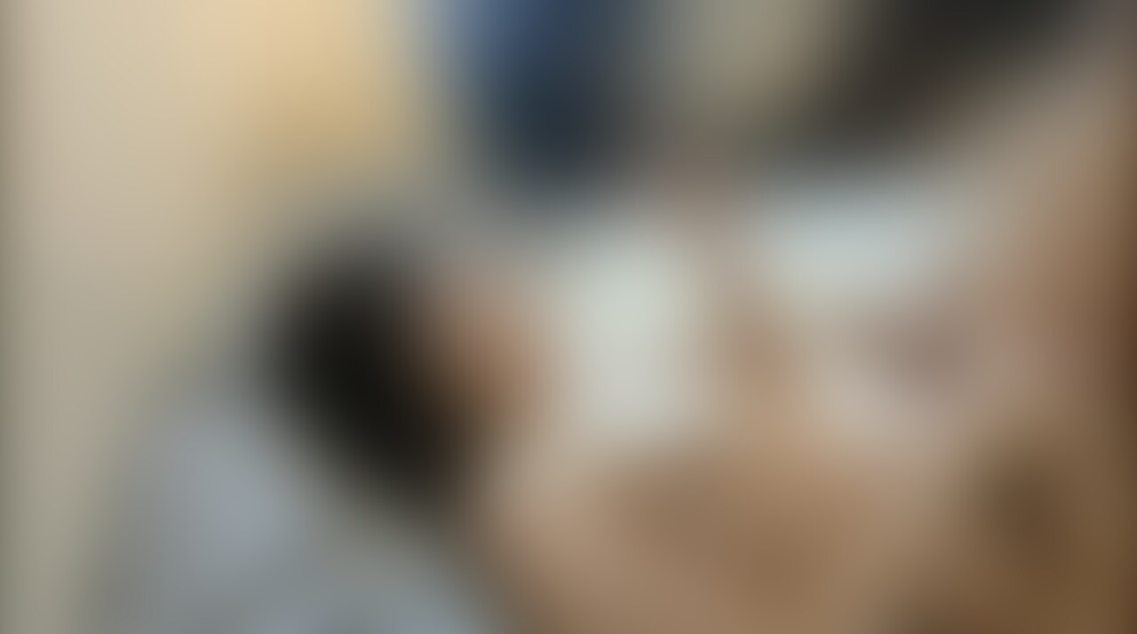 清楚系彼氏持ちGカップの保育士ちゃんとのセックス!
はちきれんばかりのおっぱいをぶるんぶるん揺らせた正常位で2回お腹に射精しちゃってます😅
バックにロールス・ロイス、間のお掃除フェラなど見応え抜群な内容になっています😊 (2/2)