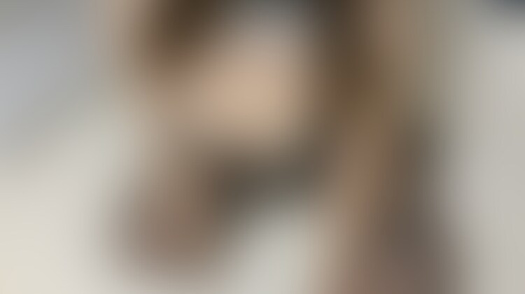 バニーガールのコスプレしたムチムチ巨乳がエロすぎて騎乗位で下から中出し (2/2)