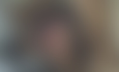 素人巨乳ちゃんの鏡自撮り制服オナニー
この映像の被写体ですが、なんと言っても目を引く巨乳。Gカップらしいです。
大きくなりはじめたのは5年の時、それ以来、常にクラスの女子で一番の大きさを誇り、体育の時はボインボインと揺れるおっぱいに男子の視線が集まってしまったことで、思い切り走ることが出来ず、体力テストで手を抜いた記録しか残せなかったのが心残りなんだそう。
性に興味を持ち始める世代だからこそ、こういう子は「モテ」から敬遠されてしまうというのは、これを書いている私が男だからよく分かります。
皆さん、思い出してください。
大体、思春期にモテる女子というのはまず単純に顔が可愛い子、そして友達が多く男子にも分け隔てなく接する子、清楚な子。
で、実は一番モテるのは、ちょいブスくらいなんだけどなんか愛嬌があって、その子を気になっている男子の心の中では「あの子に注目してる俺センスいいな、他のやつらは分かりやすい美人とか言っててダセー」とか思ってる奴に好かれる子。俺だけはいいとこ付いてると思って他人を見下してるつもりが実はそういう子が一番人気、という状態という。
で、そういう年代からすると、露骨に女を感じてしまう子というのは、なんか浅はかというか、少なくとも友達には実は俺、あの子が好きなんだ。とかは言いにくいものです。
例えば、先輩と付き合ってる垢抜けた子とか、ヤリマン疑惑がなぜか立ってしまう子とか、そして、身体の発育がいい子とか。
この被写体の少女も、きっとこの子のことが気になるとでも言ってしまえば周りから「うわ、お前マジか。乳デカきゃなんでもいいのかよ、エロエロ~~」とか冷やかされてしまうことは請け合い。みんな気になるのに同調圧力から、そういう「モテ」内から除外されてしまうのが思春期における巨乳であると考えます。
それは皆さんの過去を思い出して頂ければ、概ね正解かと思います。ということで、こんなに可愛いくておっぱいも大きいのにも関わらず、ひとり家でオナニー三昧。学校ではエロい身体のせいで逆に真面目キャラを演じなくてはならないように育ってしまうというのはありがちな話です。
この映像は、そういう子の本性、というか、身体が周りの女子より早く成熟してるんだから考え方も早熟なのは至極当然の話ですが、やっぱり身体がエロい子は普通にエロい。というのを証明するものになっていると思います。
まず、撮り方がうまい。多分、ここに送ってくる以前にも、自撮りでオナニーはやっていたのでしょう。もしかしたらSNS等で見せ合いとかバンバンやってるんじゃないでしょうか。
見られるオナニーを覚えてしまったこの子の将来が非常に楽しみになりますね。
おっぱいを自分で弄りながら、しっかりマンコも写してくれる。画面に映る自分の姿を見ることで相乗効果的に感じていくのがはっきり分かり、クリトリスを弄る指が加速、最後、イッてしまったあとの深~いため息「ふーーっ」というのがリアルです。
長さ10分20秒
フレーム幅1280×720
形式mp4
※こちらの映像は法律、アップロード規定に違反するものではありません。
※被写体は○○○以上です。 (2/2)
