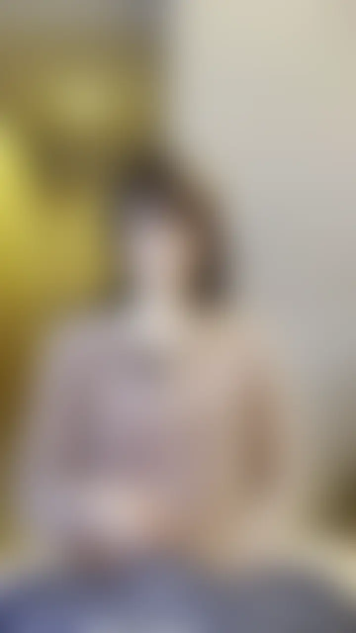 ❤︎濃厚フェラ❤︎69顔騎→口内発射ごっくん❤︎
※みる前に→の♥マークと保存押してからみてね※

えりフェラ得意なの❤︎
喉奥つかっておちん◯んコキコキ❤︎してたらついイっちゃって、なんだか気持ちよさそうな顔がかわいくて❤︎
ついついそのままごっくん🥺❤︎
69でペロペロされてきもちよかたー❤︎❤︎
ディープスロートからの喉奥コキコキでお礼してあげたー❤︎
えりのフェラテクみてみんなもコキコキしてみてね？🥺❤︎ (2/2)