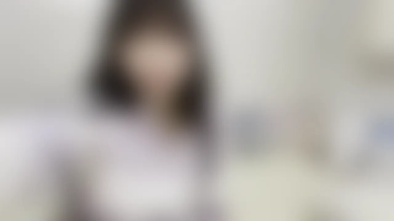 電マ&ディルドで潮吹きすぎ♡動画撮影の後、ほてった体を猛攻撃で潮吹き不可避…
右のいいね♡や保存もお願いします🥺
YouTubeの動画(電マで質問コーナー)を撮影して、
我慢してたから体がほてっちゃって…
そのまま電マを使ってちくびに当てちゃって…
あと、、、
なんと、、、、
ディルドも使ってクリもあそこも猛攻撃しちゃいました…
最近のみおにゃを知ってくれてる人ならわかると思うけど、
どんどん潮吹きやすい身体になっちゃってる…💦
みおにゃの性欲が爆発しちゃってるところ、
見届けてくれたらうれしいな🥺💗 (2/2)