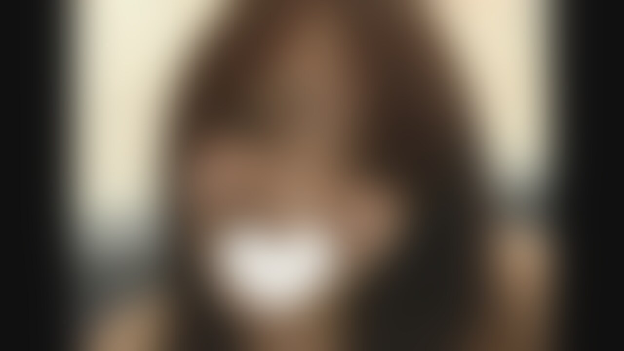 23歳のムチムチお○○○さん
パンスト履いたまま自撮りオナニー

パンストってエロいですね
ムチムチボディにパンストオナニー (2/2)