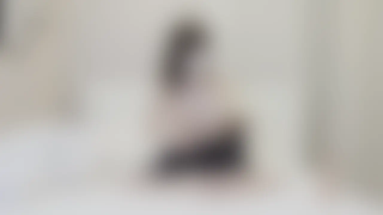 【18分間イキっぱなし‼️】ななの濃厚オナニー総集編動画💞
お疲れ様です🤗 ななです✨
今日はみんなに、超スペシャルな特別動画をお届けしちゃいます…!
なんと……ななが今まで撮り溜めてきたオナニー動画の中から、一番激しくてえっちなシーンだけをぎゅぎゅっと18分間に詰め込んだ「贅沢すぎる総集編」を作っちゃいました…!👏😭💓
指でクチュクチュ音を立ててイっちゃってるところや、おもちゃで限界まで攻め込んでビクビク喘いでる姿、潮吹きしちゃう瞬間まで……ななの「本当に気持ちいいところ」だけを凝縮した贅沢すぎる18分間です🥺💦
どこを切ってもななのイき顔と喘ぎ声しか入っていないので、今日のおかずに迷った時はこれを見れば絶対に大満足できちゃいます♡
画面越しに、ななが何度もイっちゃう姿をじっくり見ながら……一緒に気持ちよくなってくれたら嬉しいな?いっぱい見て、可愛がってね?🥺💞 (2/2)