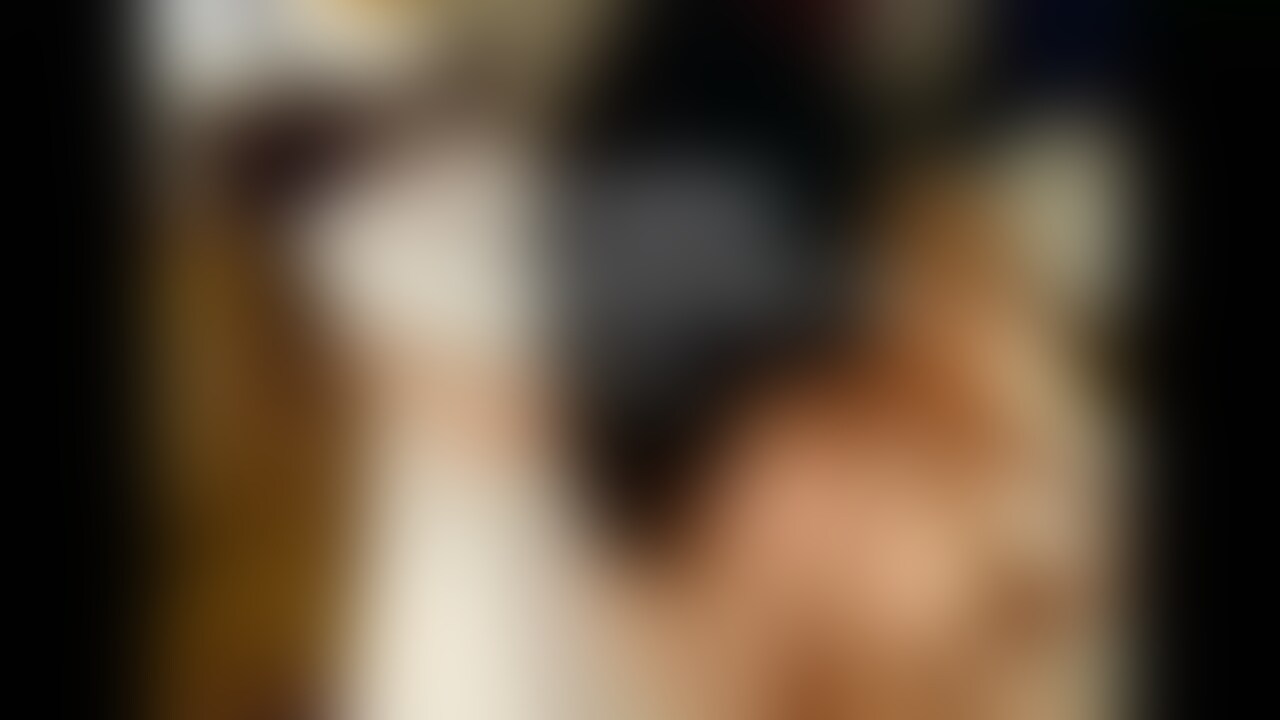 【人妻○○○記録 聖子 26 (3-3)】

終始言葉責めでの騎乗位での、種付け生中出しセックスです。

長時間責められぱなしの聖子、中出し後は放心状態で崩れ落ちました。

電池が切れたかの様に微動だにしません 笑


数年ぶりに見返して気付いたのですが、この動画は、聖子と２回目のタイへの海外旅行時のものですね。

【人妻○○○記録 聖子 25】の説明文で書いた様に、てっきり仕事で海外研修兼仕入れでと嘘をついて行った時(1回目)のものかと思っていたのですが。

一回目の時のものもあるはずなので、探しておきたいと思います。



オマケ動画は、日中に行ったエステでのハーブ入浴中での悪さです。
扉のすぐ外では施術者が私達の出てくるのを待っているのですが。。。 (2/2)