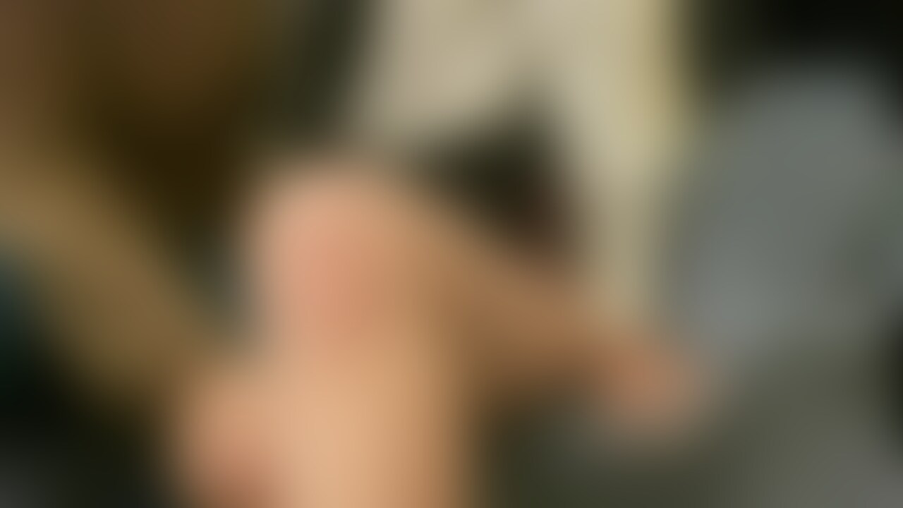 お尻愛撫。スカートから見えるパンツがエロい。ご奉仕まんこのしいちゃん。 (2/2)