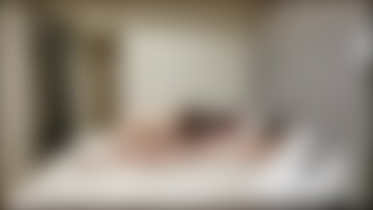 12【後半】1時間色んな体位でずっと突きっぱなしでしてみた様子です。
後半は前半よりも生々しく挿入を繰り返ししてるって感じで確認してても性に貪欲な感じが見えてエロいです。生ハメでこんだけ射精我慢できてたら御の字でしょうw
twitterで12万回も再生されているので長尺分を前半後半にまとめてみました。(24分) (2/2)