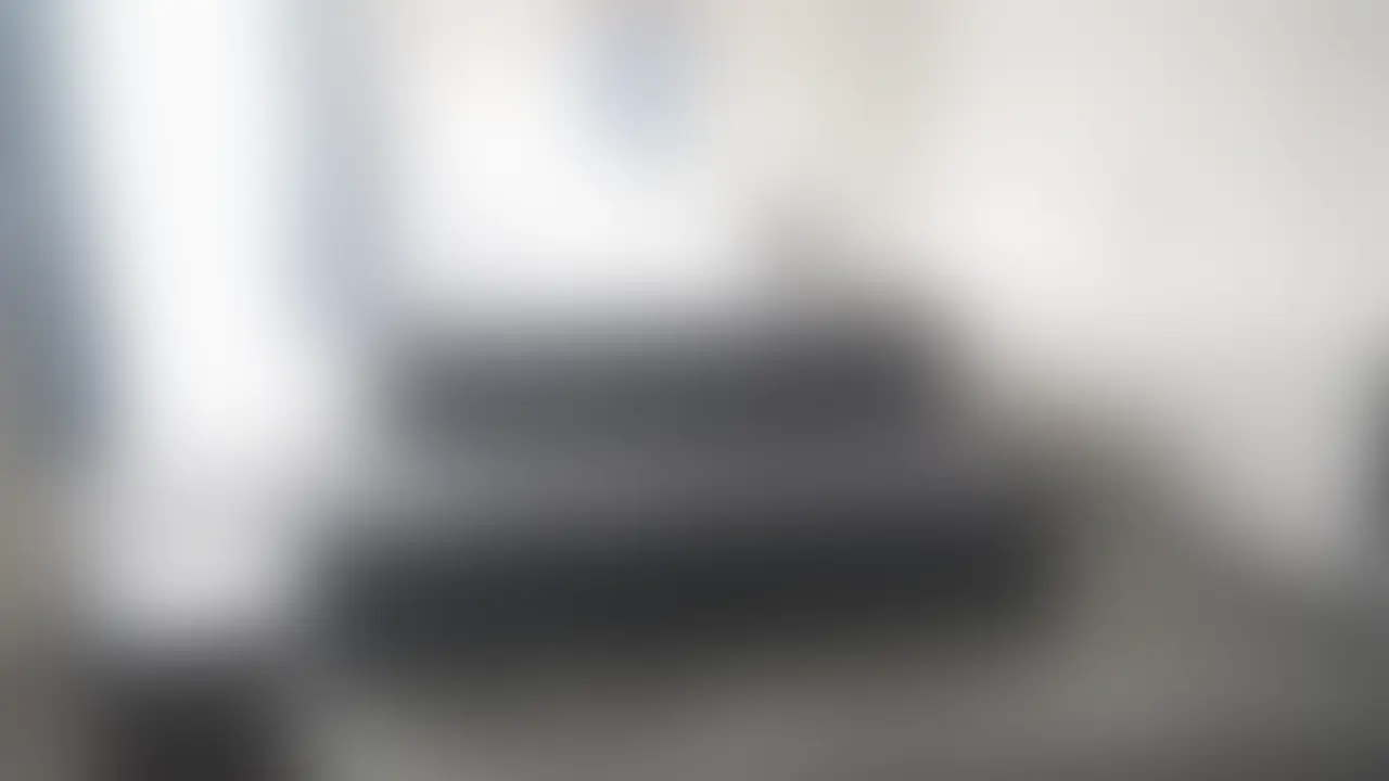 18歳看護学生が大緊張で会いに来てくれた。154cm小柄で締め付けヤバくて大量3発(1時間34分)
18歳の看護専門学生の彼氏持ちの子が、大学を休んで大緊張しながら会いに来てくれました。
154cmの小柄で可愛らしい体型。体格の大きい人がタイプで、Xのエロ動画を見て「この人に会ってみたい」と思ってくれたそうです。
小さい頃から性に興味があって、ずっとエロ動画を見て育った子。
初めての裏垢男子との密会ということで、めちゃくちゃ緊張しながらも「たくさんしたい」と素直に伝えてくれました。エッチするために可愛い服と可愛い下着をちゃんと持ってきてくれて、すごく嬉しかったです。
反応が本当に可愛くて、じっくり責めていくと締め付けが想像以上に凄くて…
そのまま大量射精しながら3回戦してしまいました。「死んじゃう…」って言いながらも、ずっとちんちんに興味津々で一生懸命触ってきた姿がたまらなく可愛かったです (2/2)