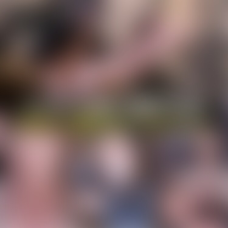 「こんな恥ずかしい体勢なのにイッちゃう…///」自ら腰を振り、色んな場所でイキ散らかしてしまうレス妻さん…♥
※エロすぎてとんでもない量の射精しちゃいました。。。

今回は、今までで1番広いラブホテルに訪れたときの動画です♪ 
めちゃくちゃ広かったので、色んな場所で美優さんをハメまくりました♥
立ちバックや突き上げピストン、さらにオイルを塗りたくってヌルテカSEXも。。。 

※最後の方では、本気イキしすぎて顔真っ赤になっちゃいます。。。(31:45) (2/2)