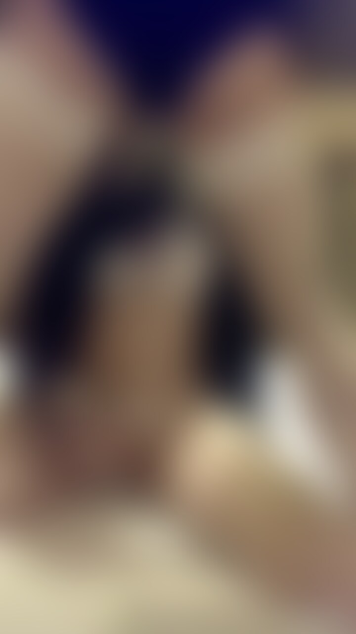 女装さんとセックス❤️
以前から知り合いのタチ女装さんにお誘い頂き、ラブホ🏩で姫初めして来ました🥰
お色気ムンムンの女装さんと触り合い、舐め合い、兜合わせ、セックス、最後は女装さんのを咥えながら大量射精しちゃいました💦 (2/2)